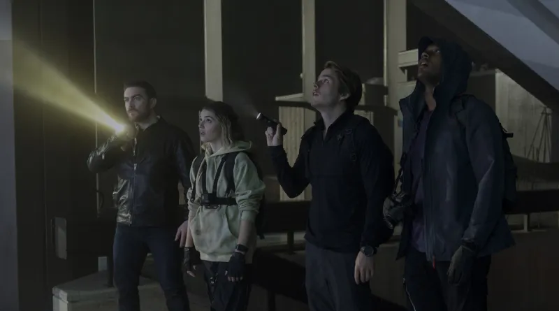 Creepers explorando el Hotel Paragon